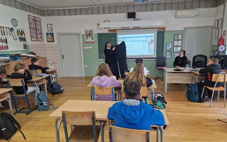 ...iz OŠ E. Kvaternika u Velikoj Gorici